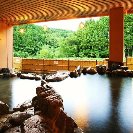土湯温泉 やすらぎの宿 向瀧旅館 فوكوشيما المظهر الخارجي الصورة