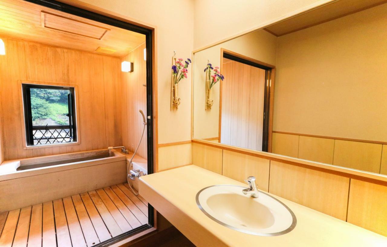 土湯温泉 やすらぎの宿 向瀧旅館 فوكوشيما المظهر الخارجي الصورة